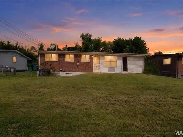 2246 Hudson Rd, Saint Louis, MO 63136