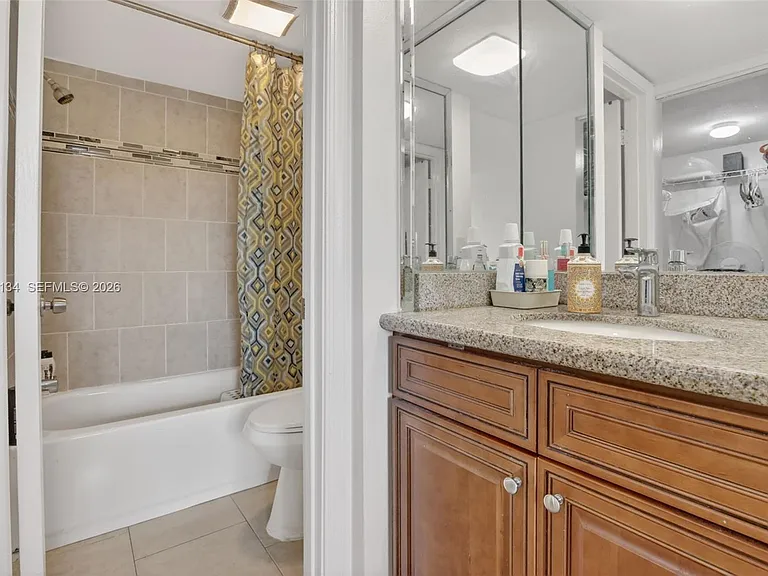 9330 Lagoon Pl #307 — Photo 21
