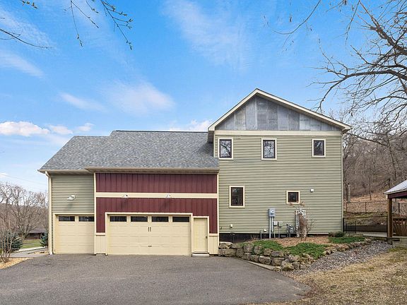 2nd image of 1067 Pioneer Rd