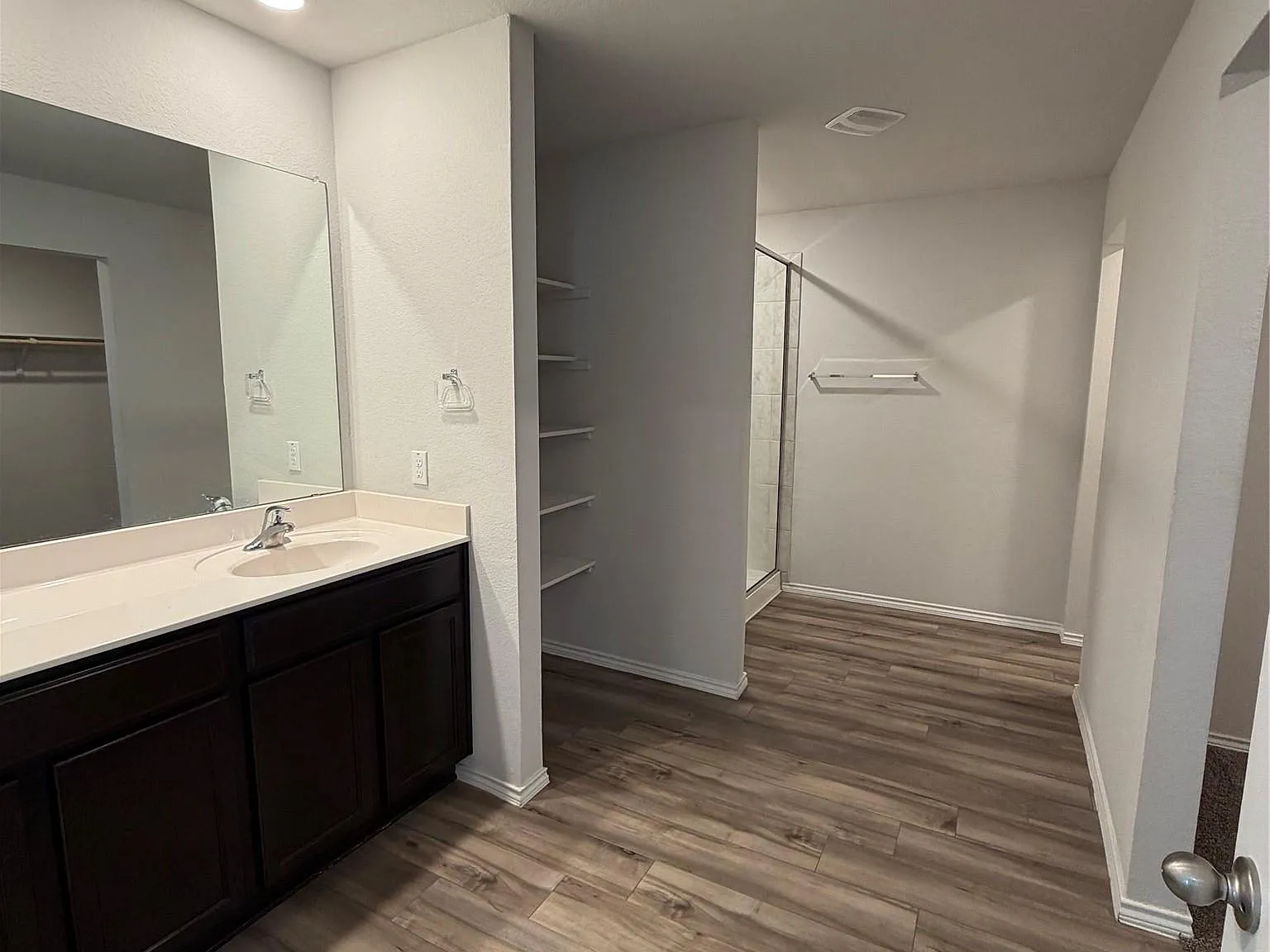 4 bed, 2.0 bath, 1874 sqft, $1,950 — Photo 3