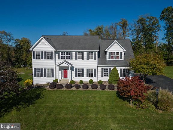 2nd image of 240 Lorinda Ln