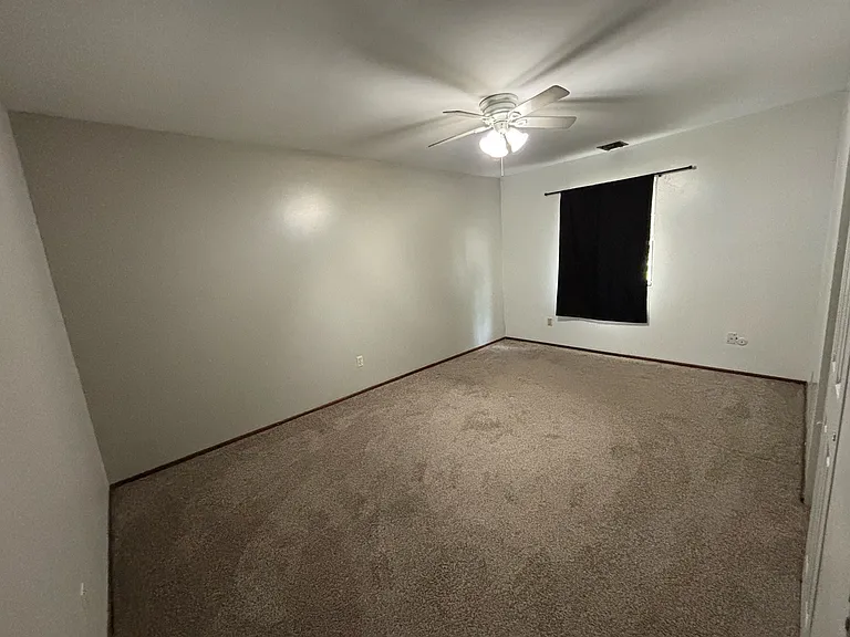 207 S Edwards Ave — Photo 6