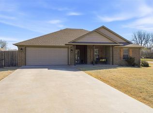301 N 4th St, Thomas, OK 73669
