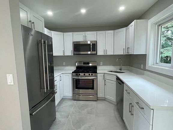 4th image of 6 Mari Nol Cir
