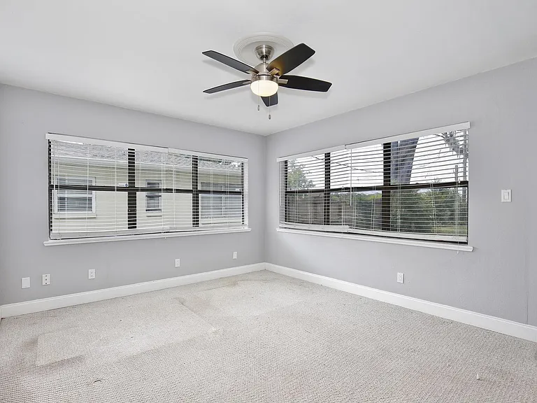 2401 Albert Lee Pkwy — Photo 16