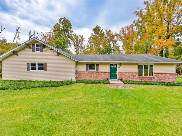 2642 Welshtown Rd, Slatington, PA 18080