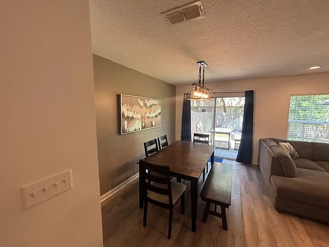 3589 Drexel St — Photo 3