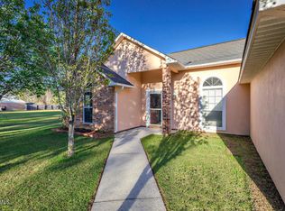 1920 Beach View Dr, Ocean Springs, MS 39564