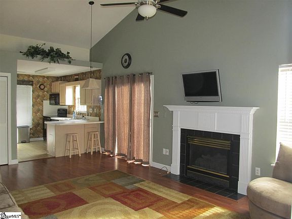 2nd image of 10 Southcreek Dr
