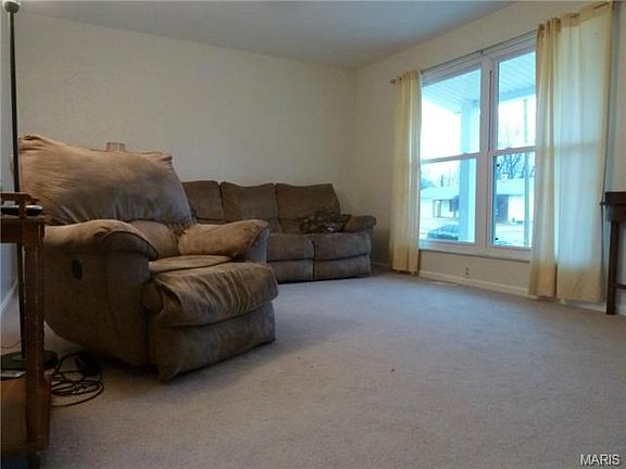 3rd image of 1535 Bristol Dr
