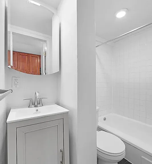 168 Stanton St #5A — Photo 4
