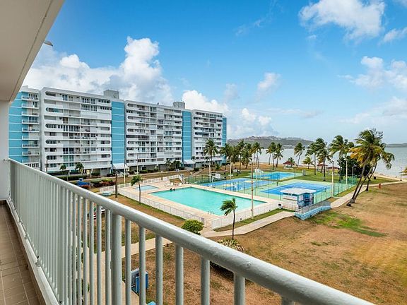 5th image of Cond Isleta Marina Torre 1 APT 45
