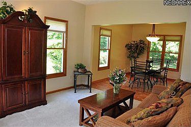 4th image of 33004 Maplewood Cir