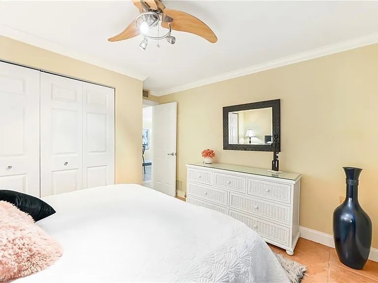 200 Palm Dr #7-R — Photo 12