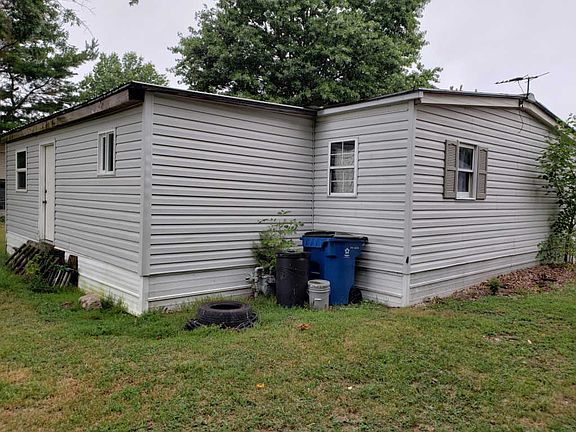 3rd image of 410 W Howard Ave