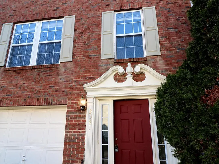 2581 Sutters Mill Dr — Photo 2