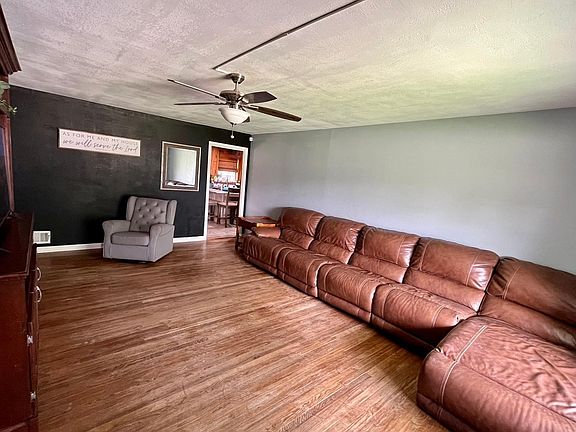 2nd image of 3518 Lynette Dr