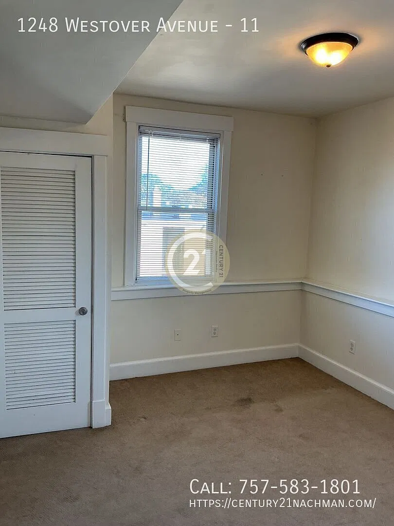 Ghent/ Renovated 4 th floor unit w/ high ceilings. — Photo 3