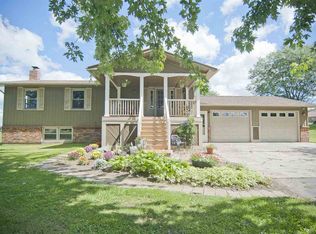 527 Country Hills Dr, Churubusco, IN 46723