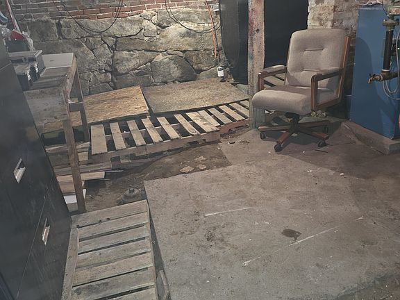 5th image of 34 Downing St