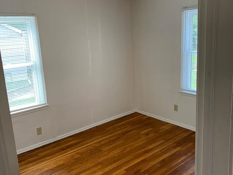 4707 N Edgebrook Dr — Photo 6
