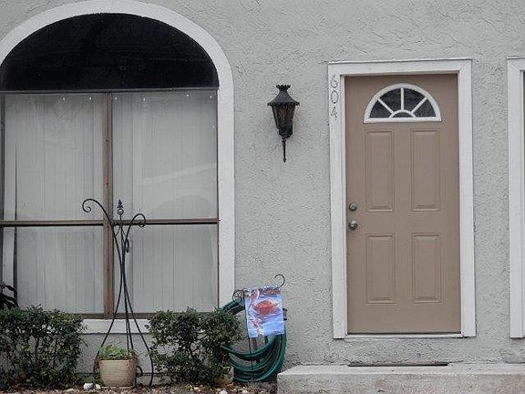 2nd image of 604 Casa Park Ct #K