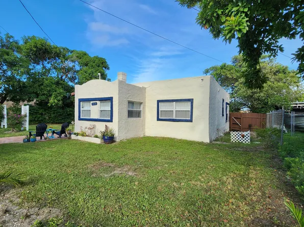 3818 Greenwood Avenue, West Palm Beach, FL 33407