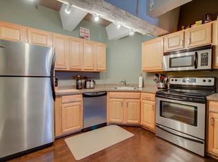 270 E Highland Ave APT 515, Milwaukee, WI 53202