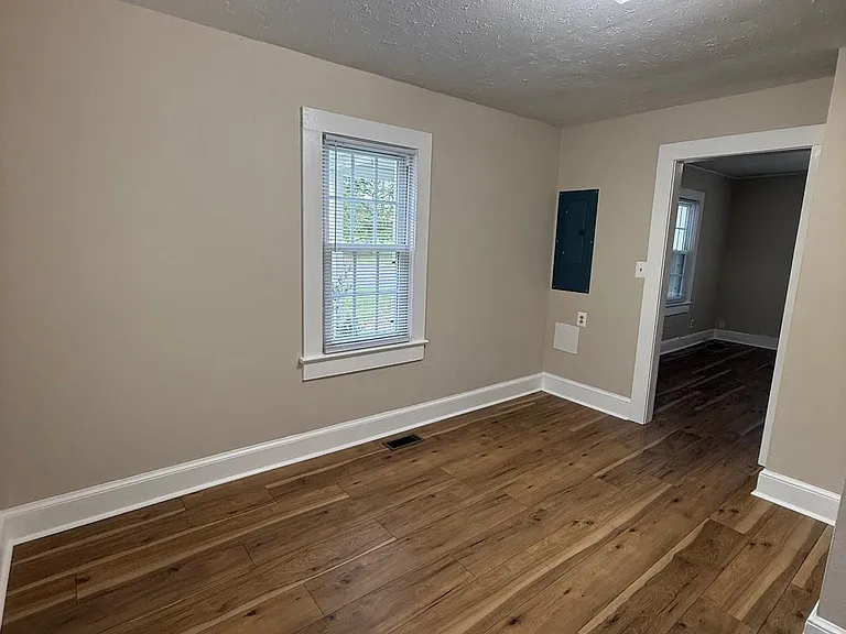 920 Northside Dr — Photo 5