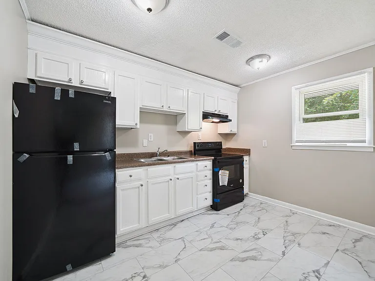 569 Lawton St SW #2 — Photo 15
