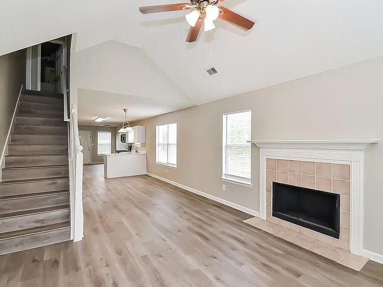 1376 Camrose Ct — Photo 5