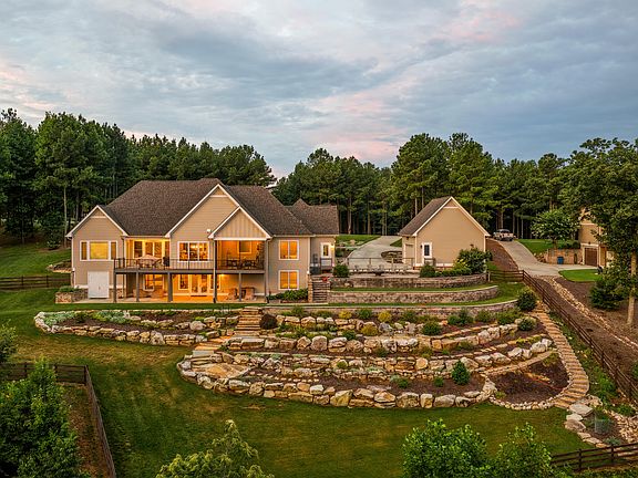 2nd image of 470 Lookout View Dr