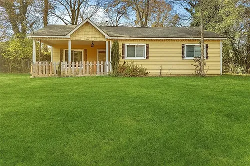 1670 Linda Cir SE Photo 1