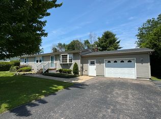 20 Stewart St, Rouses Pt, NY 12979