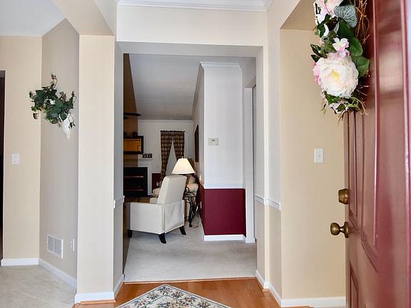 4th image of 408 Morning Glory Ln