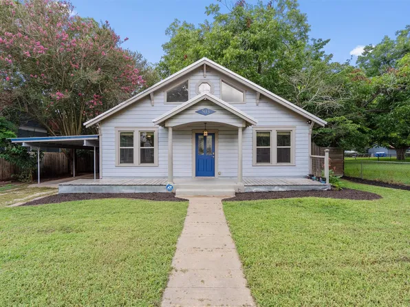 503 Short St, Smithville, TX 78957