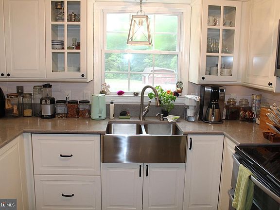 5th image of 5407 Lee White Ln