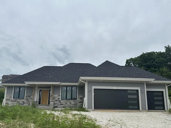 110 Retzer View COURT, Waukesha, WI 53188
