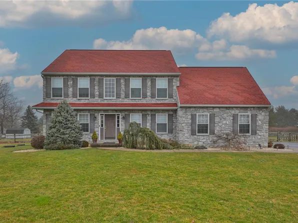 1038 Bushkill Center Rd, Nazareth, PA 18064