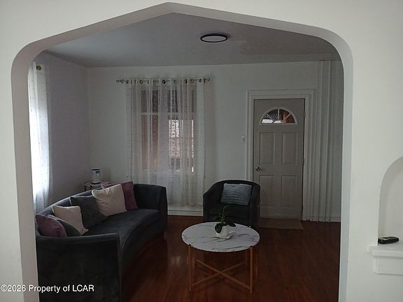 4th image of 641 Garfield St