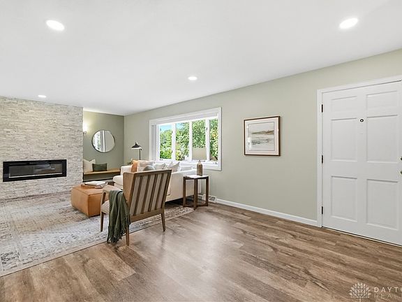 3rd image of 4222 Lotz Rd