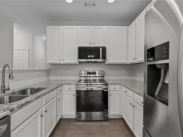 1262 Glory Vine Rd, Whitsett, NC 27377