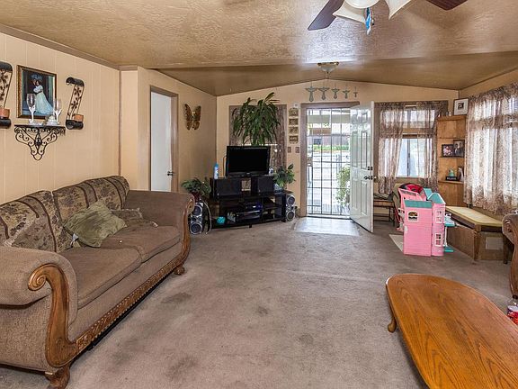 3rd image of 142 N 10th Ave