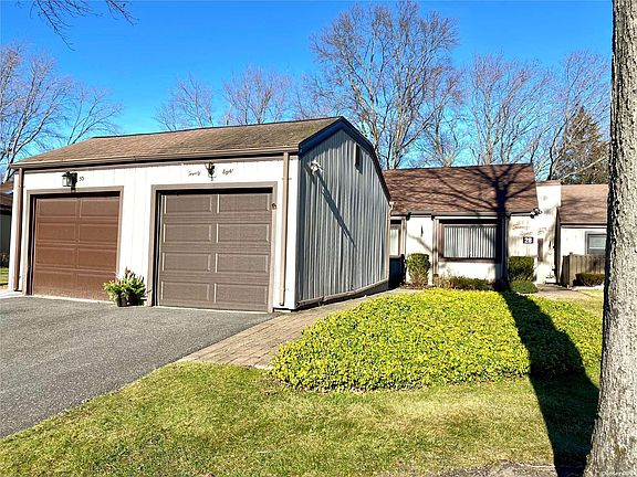 2nd image of 28 Strathmore Gate Dr #28