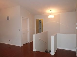 907 Bromley Pl, Northbrook, IL 60062