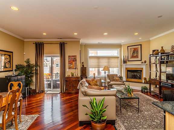 3rd image of 1359 W Grand Ave APT 3