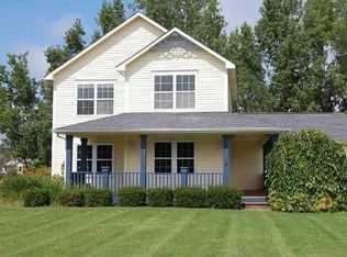 2470 Torrey Gove Ct, Fenton, MI 48430