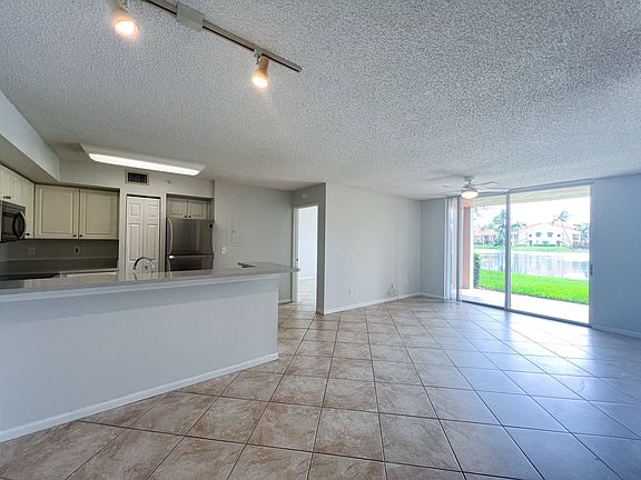 4th image of 1265 Wildwood Lakes Blvd APT 104