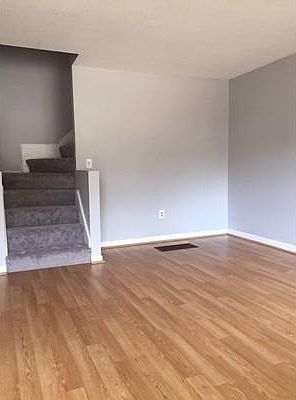 4th image of 18 Farrwood Dr