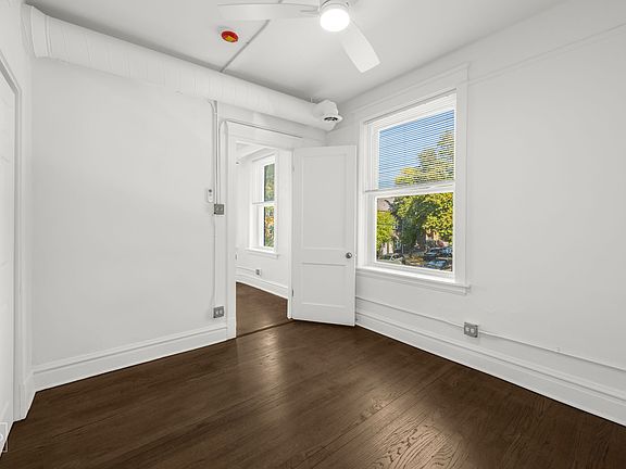5th image of 3105 W Wellington Ave #2